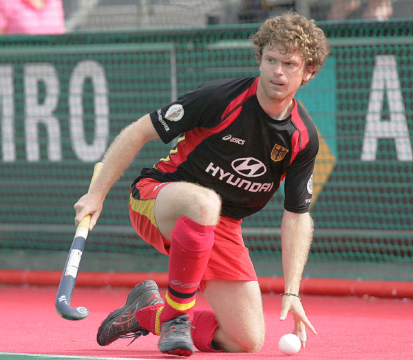 Sebastian Biederlack, Spielszene 2 - das Bild ist in hoher Auflösung für eine honorarfreie Veröffentlichung bestellbar.
