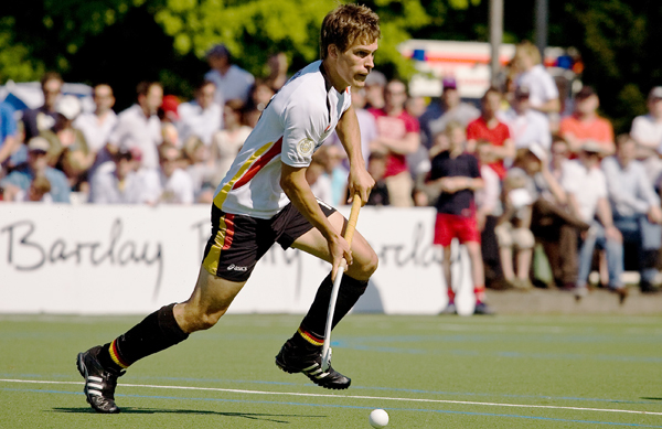 Oliver Korn, Spielszene 1 - das Bild ist in hoher Auflösung für eine honorarfreie Veröffentlichung bestellbar.