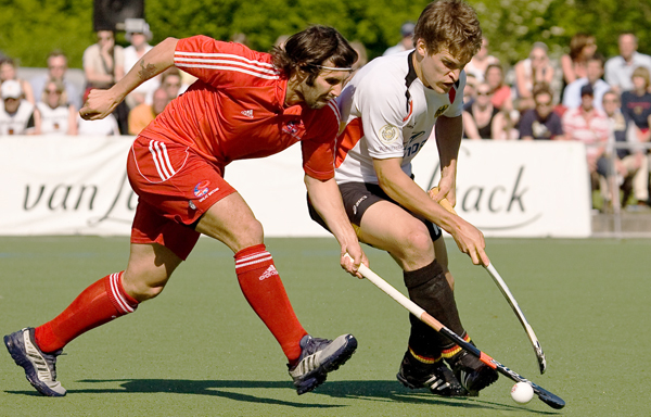 Oliver Korn, Spielszene 2 - das Bild ist in hoher Auflösung für eine honorarfreie Veröffentlichung bestellbar.